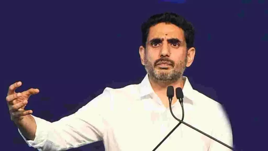 Minister Lokesh: మహిళా అధికారిపై వైకాపా దాష్టీకం.. కఠిన చర్యలు తప్పవంటూ మంత్రి లోకేశ్ హెచ్చరిక Minister Lokesh: మహిళా అధికారిపై వైకాపా దాష్టీకం.. కఠిన చర్యలు తప్పవంటూ మంత్రి లోకేశ్ హెచ్చరిక