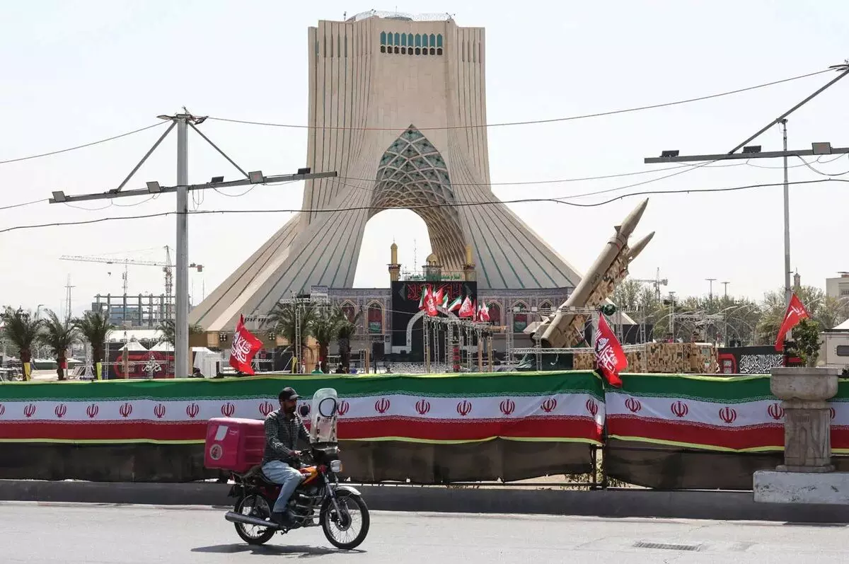 Iran: కువైట్లోని అమెరికా సైనిక స్థావరంపై డ్రోన్ దాడి చేశామని ఇరాన్ ప్రకటన.. ఖండించిన అమెరికా Iran: కువైట్లోని అమెరికా సైనిక స్థావరంపై డ్రోన్ దాడి చేశామని ఇరాన్ ప్రకటన.. ఖండించిన అమెరికా