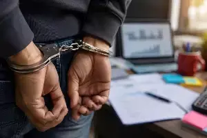 Personal Loan : లోన్ ఈఎంఐ కట్టకపోతే జైలుకే వెళ్లాల్సిందేనా ? ఆర్బిఐ రూల్స్ ఏం చెబుతున్నాయంటే Personal Loan : లోన్ ఈఎంఐ కట్టకపోతే జైలుకే వెళ్లాల్సిందేనా ? ఆర్బిఐ రూల్స్ ఏం చెబుతున్నాయంటే