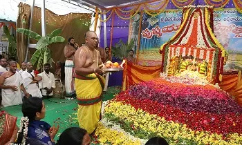 Sri Prasanna Venkateswara Swamy: అప్పలాయగుంటలో శ్రీ ప్రసన్న వేంకటేశ్వరస్వామివారికి వైభవంగా పుష్పయాగ మహోత్సవం Sri Prasanna Venkateswara Swamy: అప్పలాయగుంటలో శ్రీ ప్రసన్న వేంకటేశ్వరస్వామివారికి వైభవంగా పుష్పయాగ మహోత్సవం