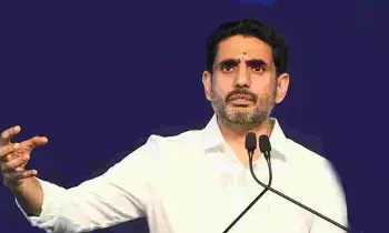 Minister Lokesh: మహిళా అధికారిపై వైకాపా దాష్టీకం.. కఠిన చర్యలు తప్పవంటూ మంత్రి లోకేశ్ హెచ్చరిక Minister Lokesh: మహిళా అధికారిపై వైకాపా దాష్టీకం.. కఠిన చర్యలు తప్పవంటూ మంత్రి లోకేశ్ హెచ్చరిక