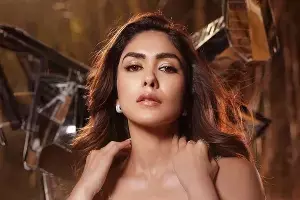 Mrunal Thakur: డీప్ఫేక్ చిత్రాలపై మృణాళ్ ఠాకూర్ ఆగ్రహం Mrunal Thakur: డీప్ఫేక్ చిత్రాలపై మృణాళ్ ఠాకూర్ ఆగ్రహం