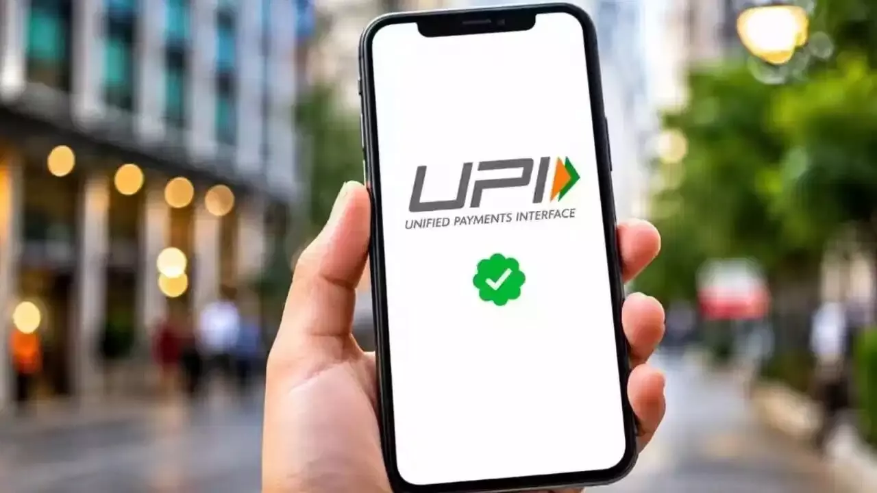 UPI : యూపీఐ యూజర్లకు షాకింగ్ న్యూస్..ఇక పై పేమెంట్ చేస్తే ఛార్జీలు పడే ఛాన్స్ UPI : యూపీఐ యూజర్లకు షాకింగ్ న్యూస్..ఇక పై పేమెంట్ చేస్తే ఛార్జీలు పడే ఛాన్స్