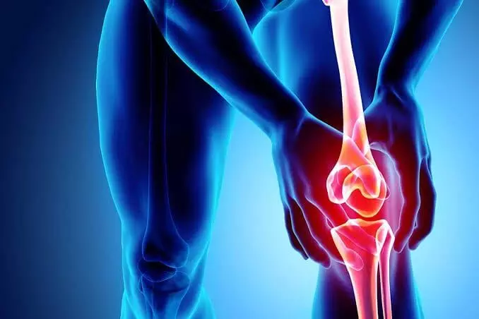 Knee and Joint Pains Getting Worse During the Monsoon: వర్షాకాలంలో మోకాళ్ళు, కీళ్ళ నొప్పులు తీవ్రమవుతున్నాయా? కారణాలు - పరిష్కారాలు ఇవే.. Knee and Joint Pains Getting Worse During the Monsoon: వర్షాకాలంలో మోకాళ్ళు, కీళ్ళ నొప్పులు తీవ్రమవుతున్నాయా? కారణాలు - పరిష్కారాలు ఇవే..