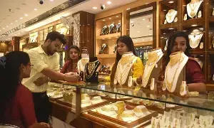 Digital Gold : బంగారం అంటే కేవలం నగలు కాదంటున్న కుర్రకారు.. డిజిటల్ గోల్డ్ వైపే Gen Z మొగ్గు Digital Gold : బంగారం అంటే కేవలం నగలు కాదంటున్న కుర్రకారు.. డిజిటల్ గోల్డ్ వైపే Gen Z మొగ్గు