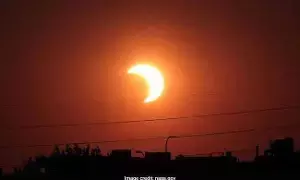 Precautions Pregnant Women During a Solar Eclipse: సూర్యగ్రహణం వేళ గర్భిణులు పాటించాల్సిన ముఖ్యమైన జాగ్రత్తలు.. Precautions Pregnant Women During a Solar Eclipse: సూర్యగ్రహణం వేళ గర్భిణులు పాటించాల్సిన ముఖ్యమైన జాగ్రత్తలు..