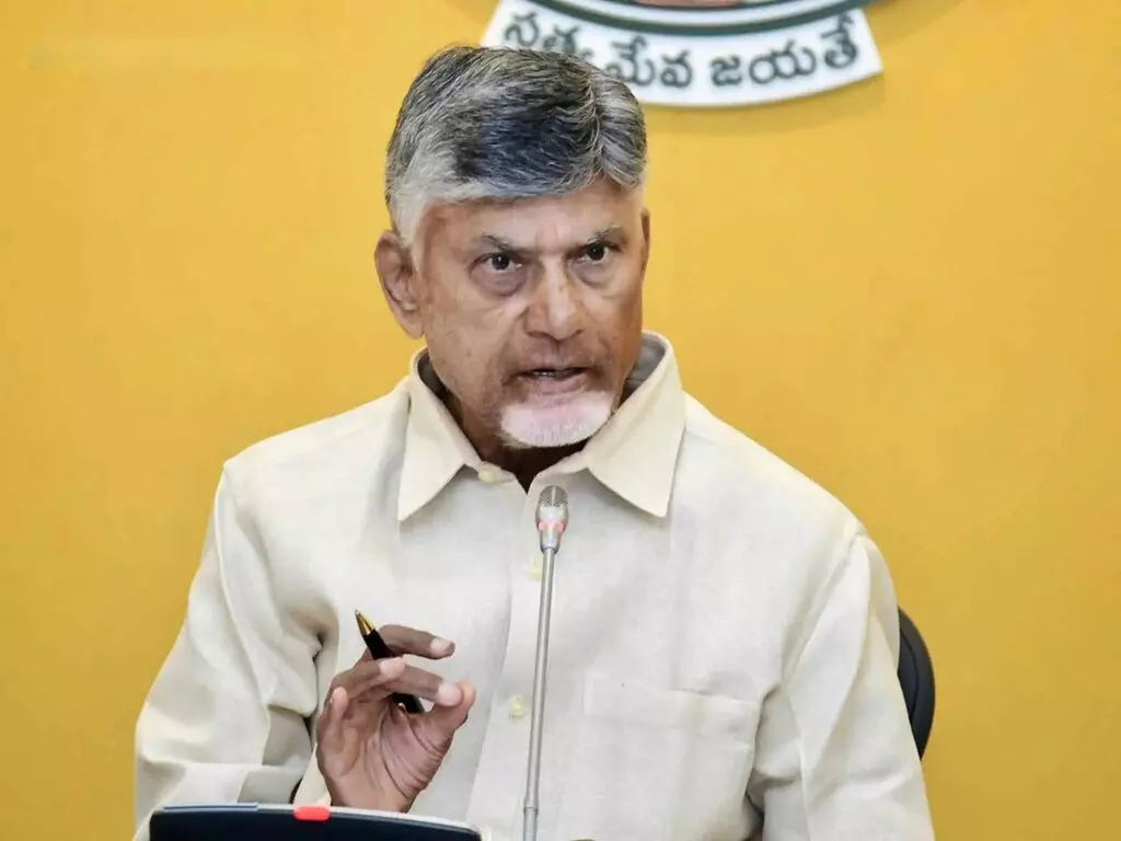CM Chandrababu: సీఎం చంద్రబాబు ఆదేశాలు: అగ్రిగోల్డ్ బాధితులకు తక్షణ న్యాయం.. వైకాపాపై తీవ్ర విమర్శ CM Chandrababu: సీఎం చంద్రబాబు ఆదేశాలు: అగ్రిగోల్డ్ బాధితులకు తక్షణ న్యాయం.. వైకాపాపై తీవ్ర విమర్శ