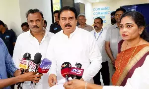 Minister Nadendla Manohar: అగ్రిగోల్డ్ బాధితులకు న్యాయం.. 6,330 ఎకరాల భూములు వేలానికి సిద్ధం Minister Nadendla Manohar: అగ్రిగోల్డ్ బాధితులకు న్యాయం.. 6,330 ఎకరాల భూములు వేలానికి సిద్ధం