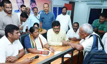 Minister Seethakka: ప్రజా సమస్యలపై తక్షణ చర్యలు తీసుకుంటాం: మంత్రి సీతక్క