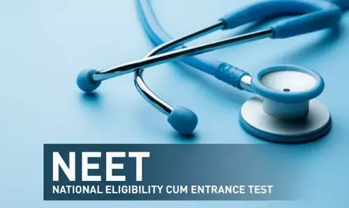 NEET: నీట్లో పెన్-పేపర్కు వీడ్కోలు.. ఆన్లైన్ సీబీటీ విధానానికి కేంద్రం సన్నాహాలు NEET: నీట్లో పెన్-పేపర్కు వీడ్కోలు.. ఆన్లైన్ సీబీటీ విధానానికి కేంద్రం సన్నాహాలు