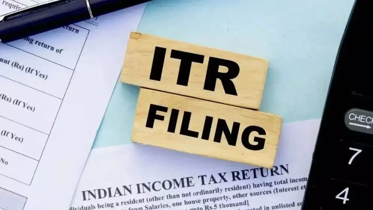 ITR Filing : ఐటీఆర్ ఫైలింగ్ ఆగస్టు 31 తుది గడువు.. ఎవరెవరు రిటర్న్స్ సమర్పించాలో తెలుసా ITR Filing : ఐటీఆర్ ఫైలింగ్ ఆగస్టు 31 తుది గడువు.. ఎవరెవరు రిటర్న్స్ సమర్పించాలో తెలుసా