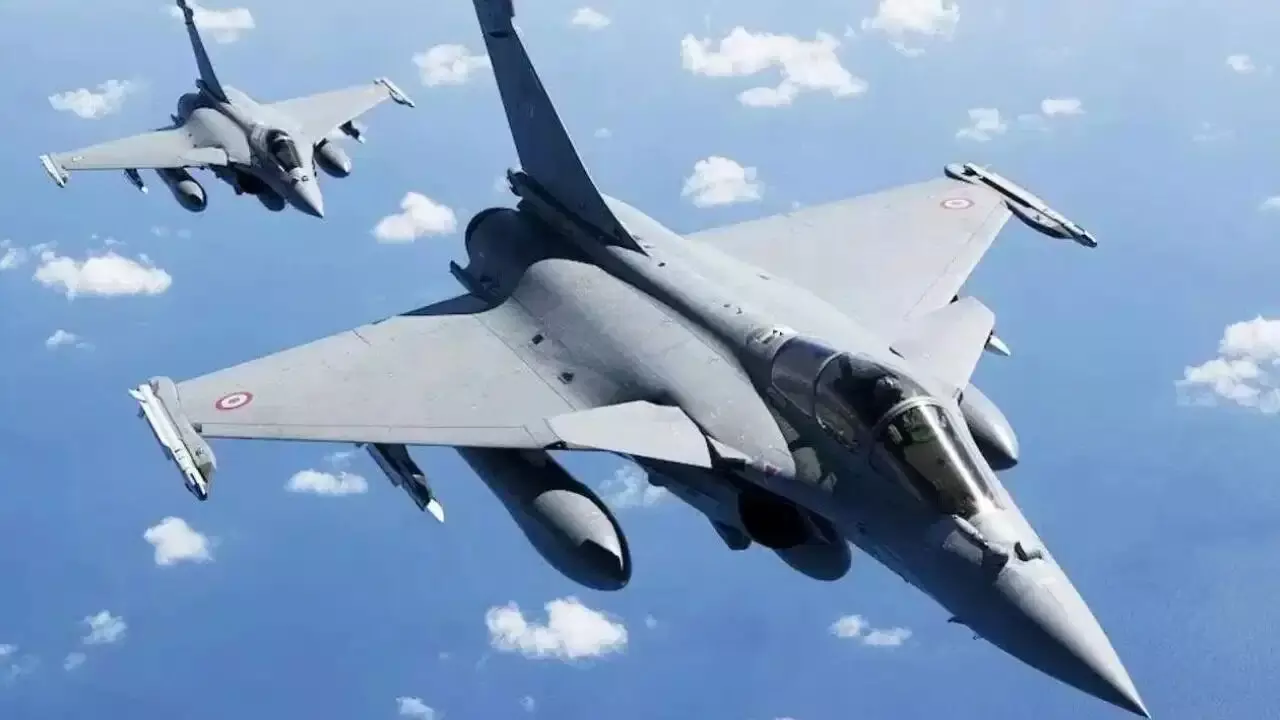 Indian AirForce : రూ.3.25 లక్షల కోట్ల మెగా డిఫెన్స్ డీల్.. భారత్లోకి రాఫెల్ తయారీ యూనిట్ Indian AirForce : రూ.3.25 లక్షల కోట్ల మెగా డిఫెన్స్ డీల్.. భారత్లోకి రాఫెల్ తయారీ యూనిట్
