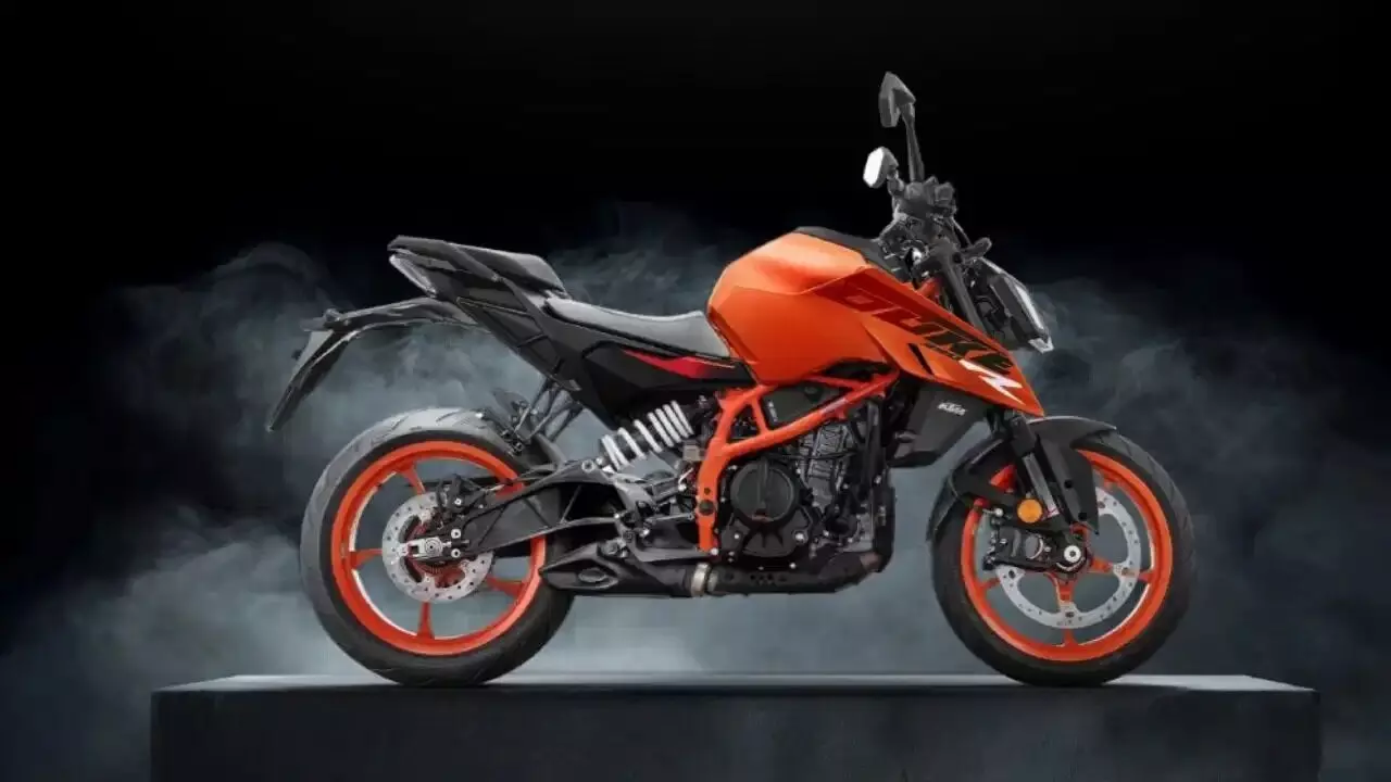 KTM : బైక్ లవర్స్కి షాక్.. కేటీఎం 390 డ్యూక్ రేంజ్ ధరలు భారీగా పెంపు! KTM : బైక్ లవర్స్కి షాక్.. కేటీఎం 390 డ్యూక్ రేంజ్ ధరలు భారీగా పెంపు!