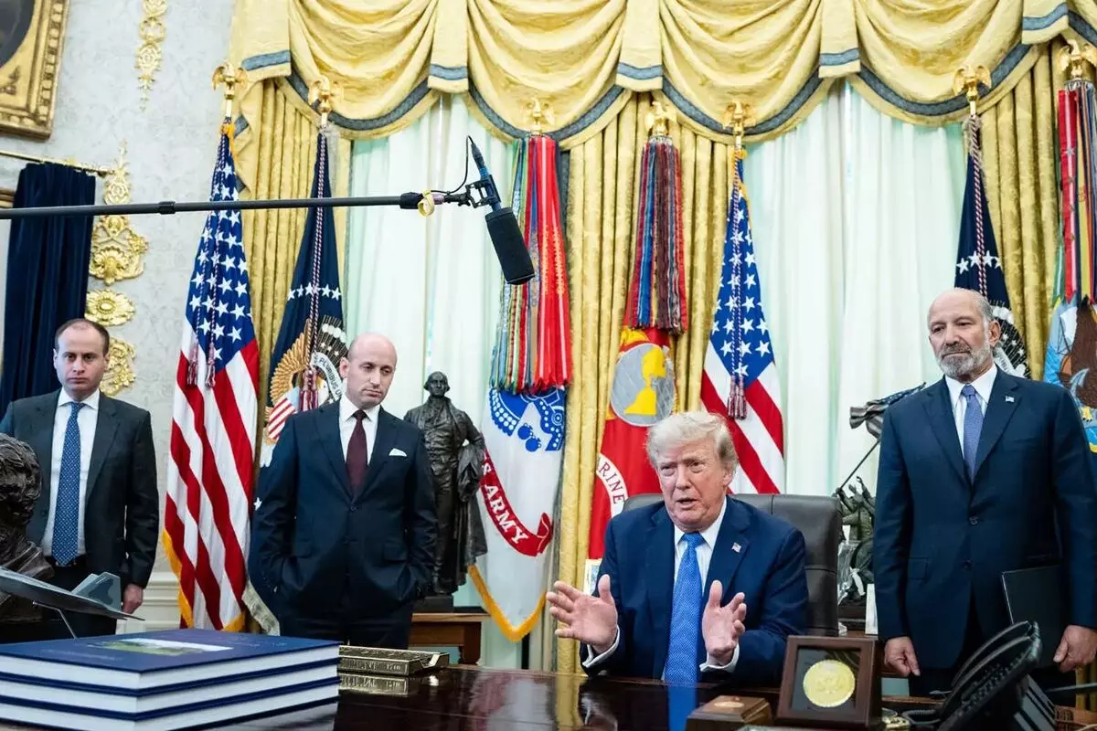 US President Donald Trump: ట్రంప్ కొత్త ఎగ్జిక్యూటివ్ ఆదేశాలు: బర్త్రైట్ సిటిజన్షిప్పై ఆంక్షలు – బర్త్ టూరిజంపై కూడా నిషేధం US President Donald Trump: ట్రంప్ కొత్త ఎగ్జిక్యూటివ్ ఆదేశాలు: బర్త్రైట్ సిటిజన్షిప్పై ఆంక్షలు – బర్త్ టూరిజంపై కూడా నిషేధం