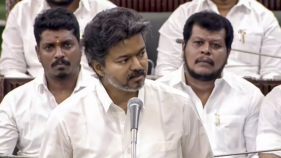 Chief Minister C. Joseph Vijay: కావేరీ జలాల వివాదం.. కర్ణాటకతో చర్చల ద్వారా పరిష్కారానికి సిద్ధం: విజయ్ Chief Minister C. Joseph Vijay: కావేరీ జలాల వివాదం.. కర్ణాటకతో చర్చల ద్వారా పరిష్కారానికి సిద్ధం: విజయ్