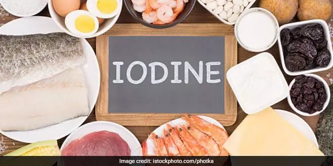 Iodine Deficiency: మీ శరీరంలో ఈ మార్పులు కనిపిస్తున్నాయా? ఐయోడిన్ లోపానికి హెచ్చరిక కావచ్చు Iodine Deficiency: మీ శరీరంలో ఈ మార్పులు కనిపిస్తున్నాయా? ఐయోడిన్ లోపానికి హెచ్చరిక కావచ్చు