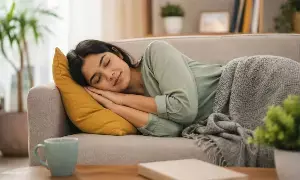 Feeling Too Sleepy During the Day: పగటిపూట ఎక్కువగా నిద్ర వస్తోందా? అయితే ఈ ప్రమాదం ఉన్నట్టే!