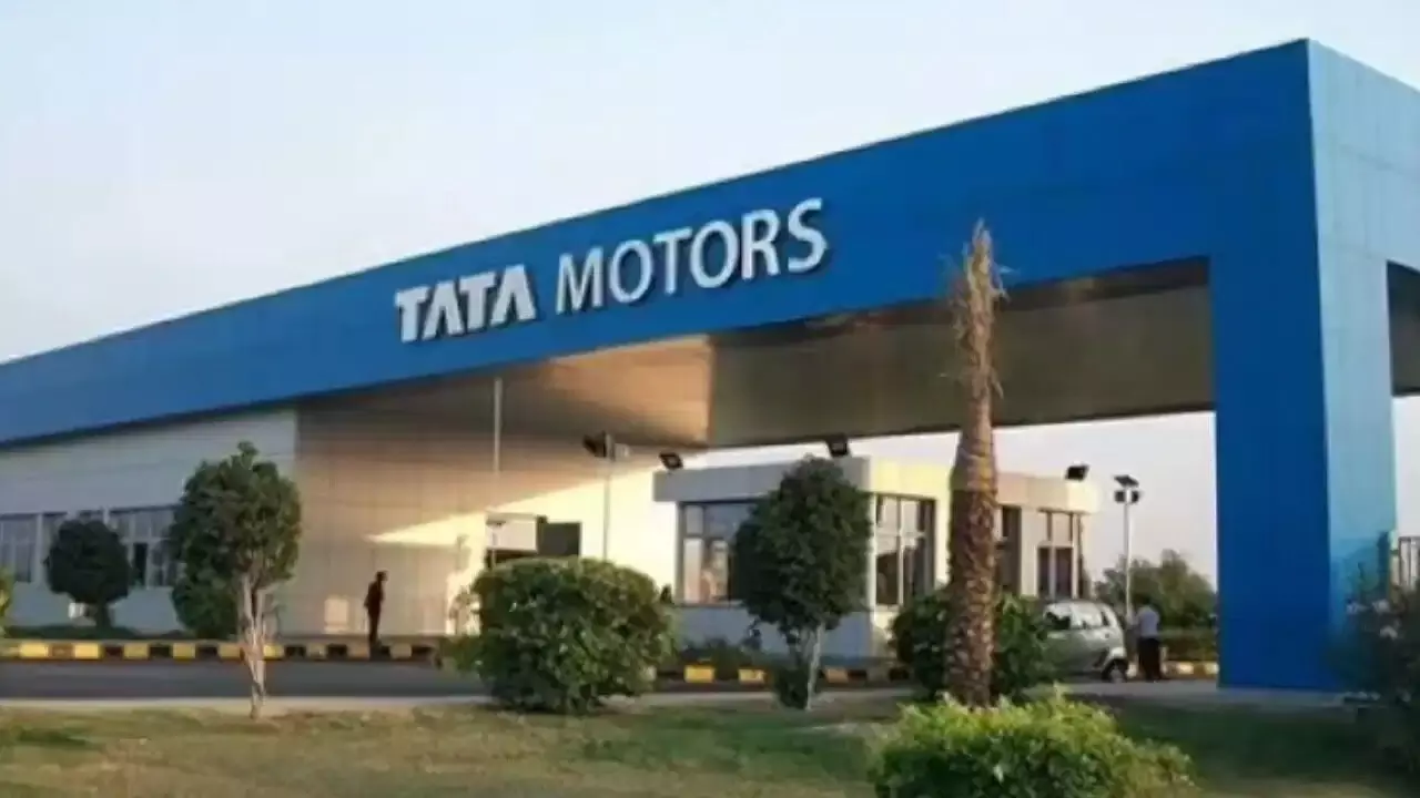 Tata Motors: టాటా కార్లపై పండుగ ఆఫర్ల వర్షం.. ఆగస్టులో ఏకంగా రూ.2.25 లక్షల వరకు ఆదా Tata Motors: టాటా కార్లపై పండుగ ఆఫర్ల వర్షం.. ఆగస్టులో ఏకంగా రూ.2.25 లక్షల వరకు ఆదా
