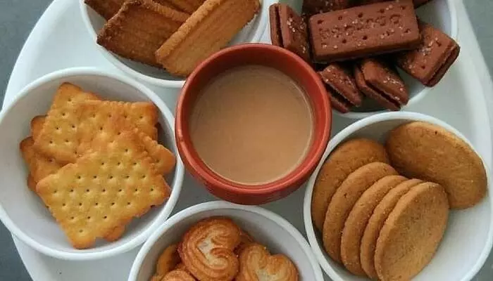 Quit the Tea-and-Biscuit Habit: టీ, బిస్కెట్ అలవాటు మానేయండి.. రోజంతా ఫుల్ ఎనర్జీ కోసం ఈ 8 హై-ప్రోటీన్ బ్రేక్ఫాస్ట్ ట్రై చేయండి! Quit the Tea-and-Biscuit Habit: టీ, బిస్కెట్ అలవాటు మానేయండి.. రోజంతా ఫుల్ ఎనర్జీ కోసం ఈ 8 హై-ప్రోటీన్ బ్రేక్ఫాస్ట్ ట్రై చేయండి!