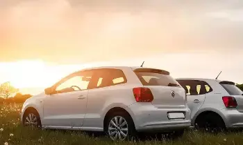 Car Safety: కార్లలో ఈ 5 వస్తువులను వదలకండి.. చిన్న నిర్లక్ష్యం పెద్ద ప్రమాదానికి దారితీయవచ్చు