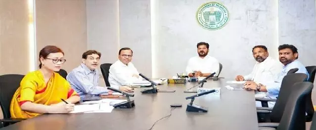 CM Revanth Reddy: ఖేలో ఇండియా యూత్ గేమ్స్-2026ను ఘనంగా నిర్వహించాలని సీఎం రేవంత్రెడ్డి ఆదేశం CM Revanth Reddy: ఖేలో ఇండియా యూత్ గేమ్స్-2026ను ఘనంగా నిర్వహించాలని సీఎం రేవంత్రెడ్డి ఆదేశం