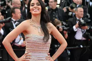 Mallika Sherawat: హాలీవుడ్ స్టార్ టామ్ క్రూజ్కు నాపై క్రష్.. మెసేజ్లు కూడా చేశారు.. మల్లికా శెరావత్ సంచలన వ్యాఖ్యలు Mallika Sherawat: హాలీవుడ్ స్టార్ టామ్ క్రూజ్కు నాపై క్రష్.. మెసేజ్లు కూడా చేశారు.. మల్లికా శెరావత్ సంచలన వ్యాఖ్యలు