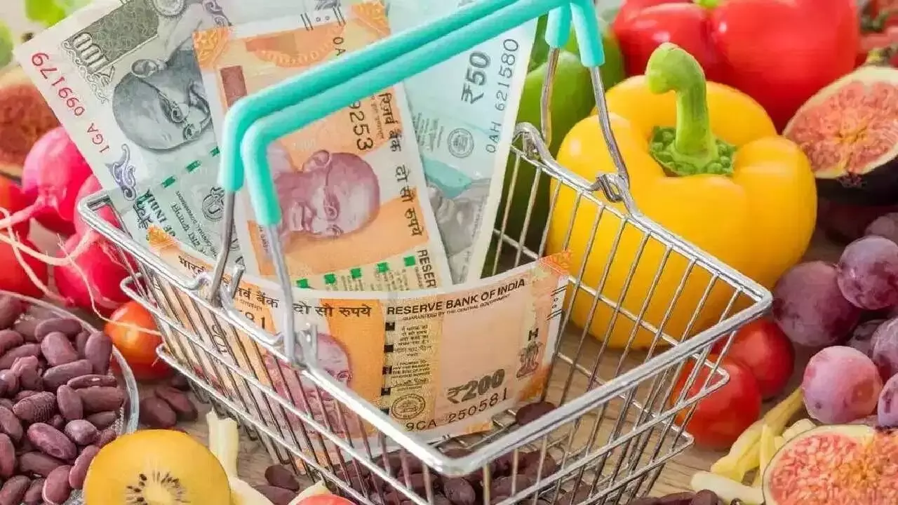 Retail Inflation: ఆర్బీఐ లక్ష్యం ఫెయిల్.. జులైలో మళ్లీ పెరిగిన ద్రవ్యోల్బణం Retail Inflation: ఆర్బీఐ లక్ష్యం ఫెయిల్.. జులైలో మళ్లీ పెరిగిన ద్రవ్యోల్బణం