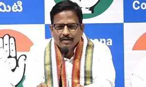 Yennam Srinivas Reddy: ఏపీ నీటి దోపిడీపై జగన్ హయాంలో మౌనం.. తెలంగాణకు కేసీఆర్ ద్రోహం: యెన్నం శ్రీనివాస్రెడ్డి Yennam Srinivas Reddy: ఏపీ నీటి దోపిడీపై జగన్ హయాంలో మౌనం.. తెలంగాణకు కేసీఆర్ ద్రోహం: యెన్నం శ్రీనివాస్రెడ్డి