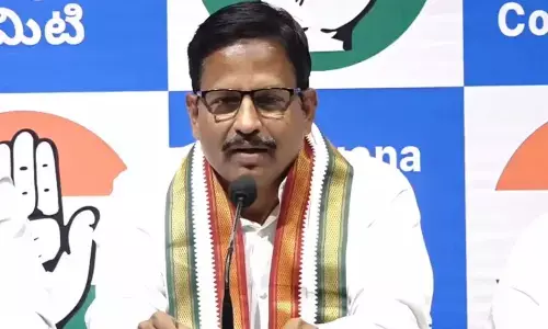 Yennam Srinivas Reddy: ఏపీ నీటి దోపిడీపై జగన్ హయాంలో మౌనం.. తెలంగాణకు కేసీఆర్ ద్రోహం: యెన్నం శ్రీనివాస్రెడ్డి Yennam Srinivas Reddy: ఏపీ నీటి దోపిడీపై జగన్ హయాంలో మౌనం.. తెలంగాణకు కేసీఆర్ ద్రోహం: యెన్నం శ్రీనివాస్రెడ్డి