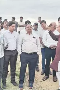 RDS Barrage: ఆర్డీఎస్ ఆనకట్టపై సీడబ్ల్యూసీ సభ్యుడి ఆగ్రహం.. కర్ణాటక, ఏపీ అధికారులపై ప్రశ్నల వర్షం RDS Barrage: ఆర్డీఎస్ ఆనకట్టపై సీడబ్ల్యూసీ సభ్యుడి ఆగ్రహం.. కర్ణాటక, ఏపీ అధికారులపై ప్రశ్నల వర్షం
