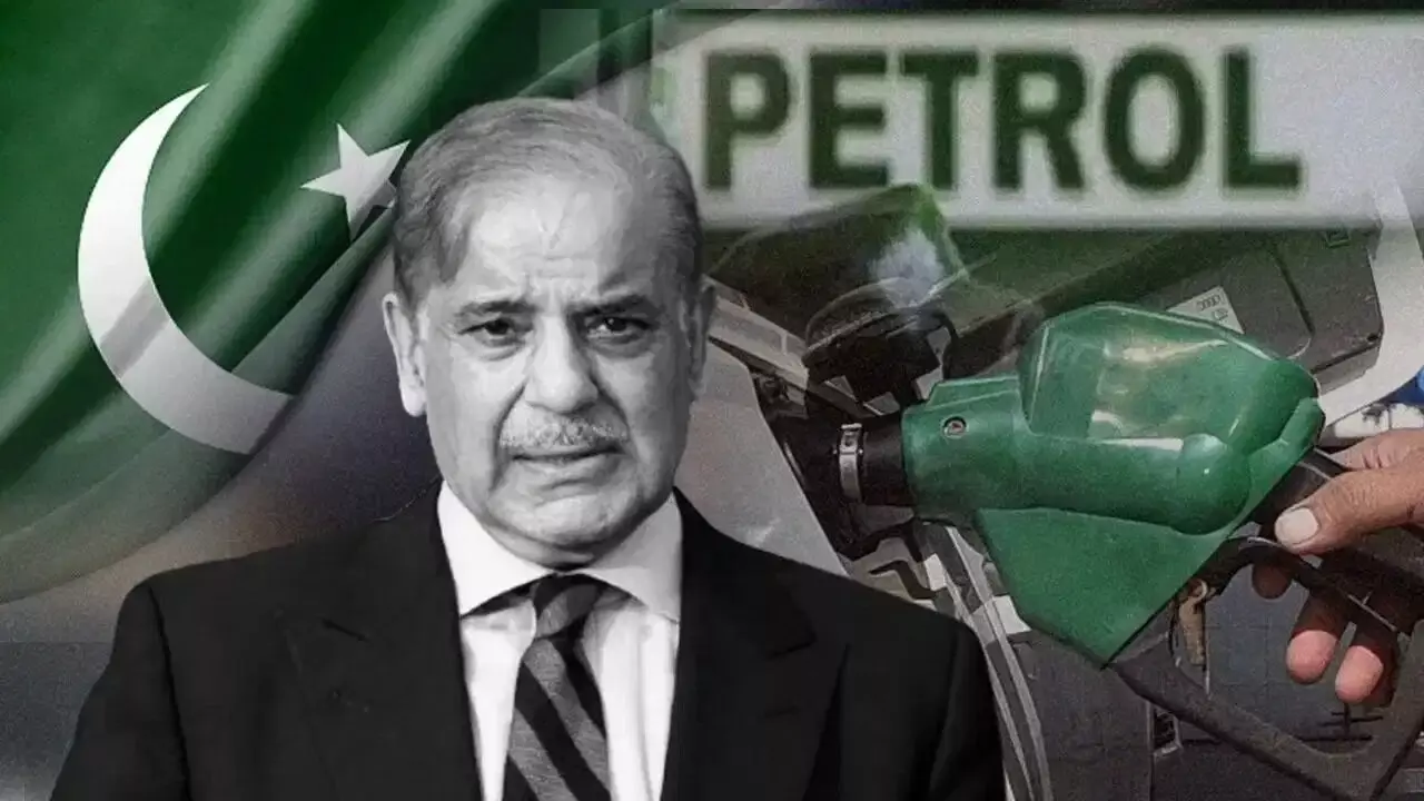 Petrol Price: ఇండిపెండెన్స్ డే వేళ షాక్.. రూ. 325 దాటిన లీటర్ పెట్రోల్.. డీజిల్ ధర వింటే షాకే Petrol Price: ఇండిపెండెన్స్ డే వేళ షాక్.. రూ. 325 దాటిన లీటర్ పెట్రోల్.. డీజిల్ ధర వింటే షాకే