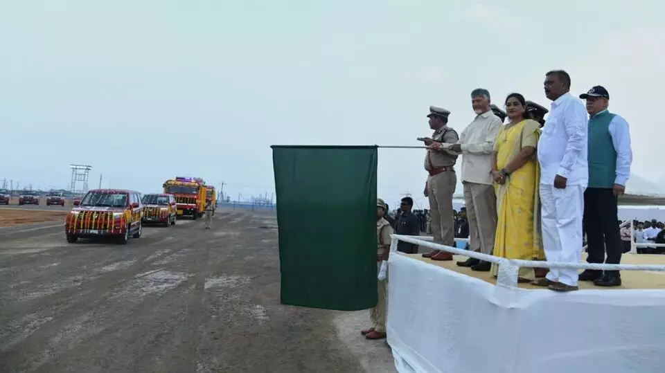 CM Chandrababus Key Decisions: సీఎం చంద్రబాబు కీలక నిర్ణయాలు.. పోలవరంపై సమీక్ష, అగ్నిమాపక వాహనాల ప్రారంభం.. సుప్రీంకోర్టులో బిగ్ రిలీఫ్ CM Chandrababus Key Decisions: సీఎం చంద్రబాబు కీలక నిర్ణయాలు.. పోలవరంపై సమీక్ష, అగ్నిమాపక వాహనాల ప్రారంభం.. సుప్రీంకోర్టులో బిగ్ రిలీఫ్