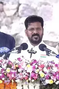 CM Revanth Reddy: గోల్కొండ కోటపై జాతీయ పతాకం ఆవిష్కరించిన సీఎం రేవంత్‌రెడ్డి.. రాష్ట్ర నీటి హక్కుల్లో రాజీ లేదు, రైతు సంక్షేమమే ప్రాధాన్యం