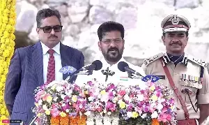 CM Revanth Reddy: గోల్కొండ కోటపై జాతీయ పతాకం ఆవిష్కరించిన సీఎం రేవంత్‌రెడ్డి.. రాష్ట్ర నీటి హక్కుల్లో రాజీ లేదు, రైతు సంక్షేమమే ప్రాధాన్యం