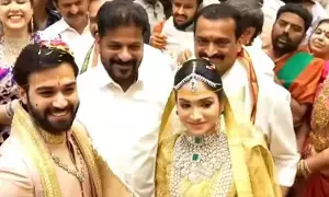 Bandla Ganeshs Daughters Grand Wedding: వైభవంగా బండ్ల గణేష్ కూతురి పెళ్లి.. అంబరాన్ని తాకిన సందడి Bandla Ganeshs Daughters Grand Wedding: వైభవంగా బండ్ల గణేష్ కూతురి పెళ్లి.. అంబరాన్ని తాకిన సందడి
