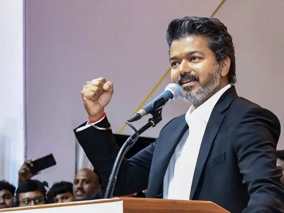Aadava Arjuna: సీఎం విజయ్ రోజుకు 20 గంటలు పని.. ఉదయం 4 గంటలకే మంత్రులకు కాల్స్: ఆధవ అర్జున Aadava Arjuna: సీఎం విజయ్ రోజుకు 20 గంటలు పని.. ఉదయం 4 గంటలకే మంత్రులకు కాల్స్: ఆధవ అర్జున