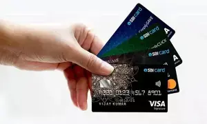 Credit Card: క్రెడిట్ కార్డ్ వాడుతున్నారా?..ఈ ఒక్క తప్పు చేస్తే జేబు ఖాళీ Credit Card: క్రెడిట్ కార్డ్ వాడుతున్నారా?..ఈ ఒక్క తప్పు చేస్తే జేబు ఖాళీ