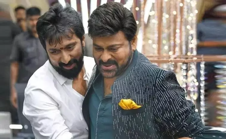 Megastar Chiranjeevi: మెగా ఫ్యాన్స్ కు పూనకాలే.. ఫస్ట్ హాఫ్ అదిరిపోయిందంట Megastar Chiranjeevi: మెగా ఫ్యాన్స్ కు పూనకాలే.. ఫస్ట్ హాఫ్ అదిరిపోయిందంట