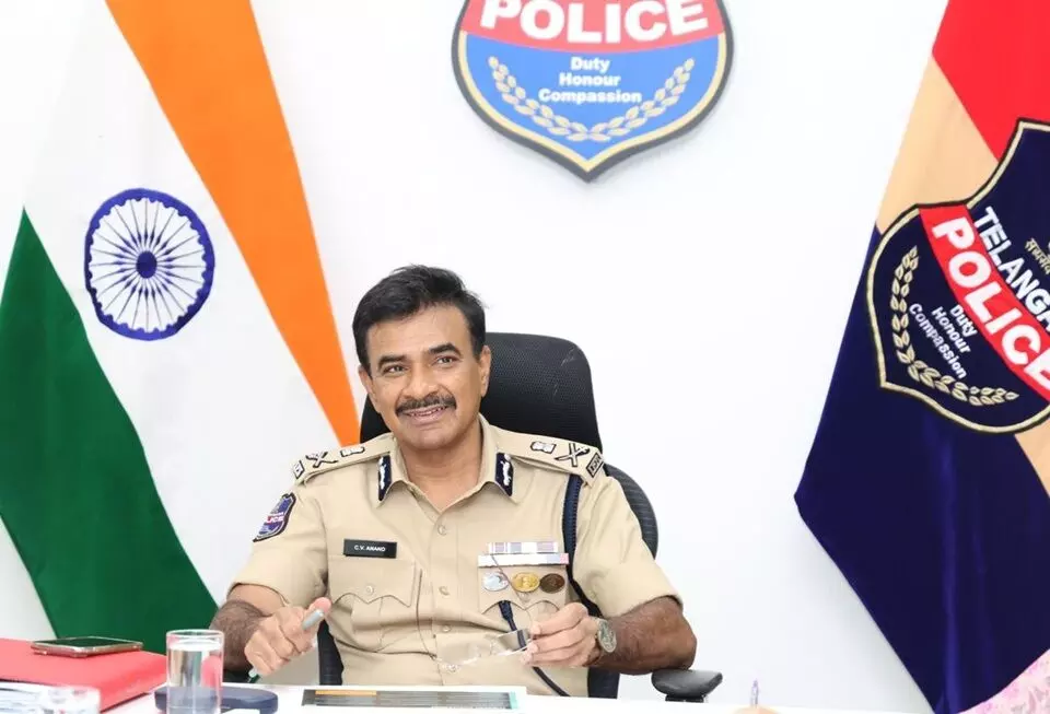 DGP C.V. Anand: కొత్త సవాళ్లకు అనుగుణంగా పోలీస్ శాఖలో పునర్వ్యవస్థీకరణ: డీజీపీ సీవీ ఆనంద్ DGP C.V. Anand: కొత్త సవాళ్లకు అనుగుణంగా పోలీస్ శాఖలో పునర్వ్యవస్థీకరణ: డీజీపీ సీవీ ఆనంద్