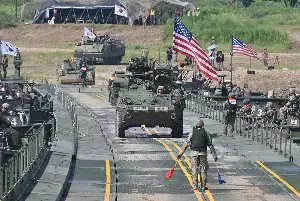 Trump Orders: దక్షిణ కొరియాతో సైనిక విన్యాసాలు తగ్గించాలని ట్రంప్ ఆదేశం.. నిపుణుల ఆందోళన