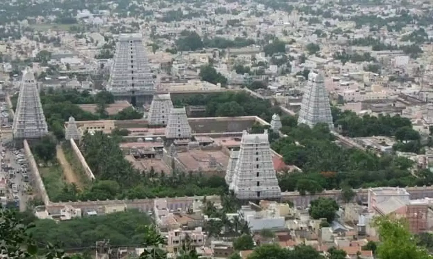 Arunachaleswarar Temple: అరుణాచల ఆలయంలో ఇక వాటిపై నిషేధం.. సెప్టెంబర్ 1 నుంచి కఠిన రూల్స్ Arunachaleswarar Temple: అరుణాచల ఆలయంలో ఇక వాటిపై నిషేధం.. సెప్టెంబర్ 1 నుంచి కఠిన రూల్స్