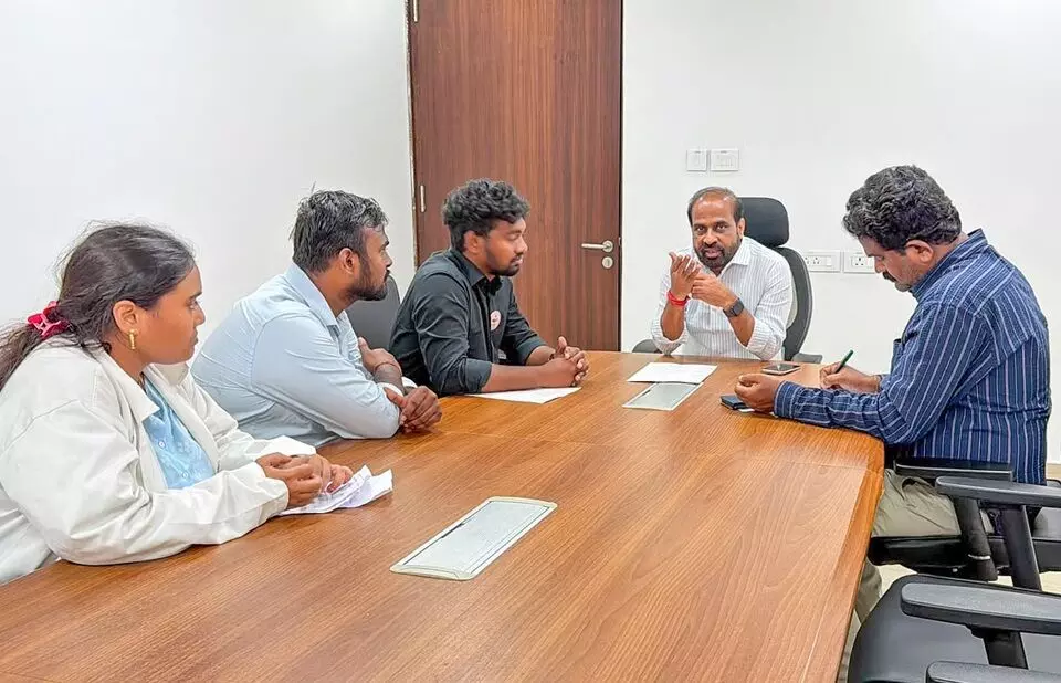 Minister Satyakumar: రాష్ట్ర ఆర్థిక పరిస్థితుల దృష్ట్యా జూనియర్ డాక్టర్ల స్టైపెండ్ 15% పెంపు అసాధ్యం: మంత్రి సత్యకుమార్ Minister Satyakumar: రాష్ట్ర ఆర్థిక పరిస్థితుల దృష్ట్యా జూనియర్ డాక్టర్ల స్టైపెండ్ 15% పెంపు అసాధ్యం: మంత్రి సత్యకుమార్