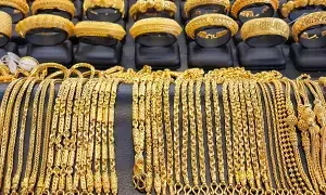 Gold Tax: ఇంట్లో పాత నగలు మార్చి కొత్తవి కొంటే ట్యాక్స్ పడుతుందా?.. చట్టం ఏం చెబుతోందంటే Gold Tax: ఇంట్లో పాత నగలు మార్చి కొత్తవి కొంటే ట్యాక్స్ పడుతుందా?.. చట్టం ఏం చెబుతోందంటే