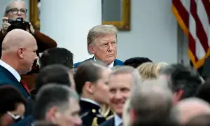 Trump: ఇరాన్పై ట్రంప్ ఆర్థిక యుద్ధం.. ఒత్తిడితో పాలనను కూల్చే వ్యూహం Trump: ఇరాన్పై ట్రంప్ ఆర్థిక యుద్ధం.. ఒత్తిడితో పాలనను కూల్చే వ్యూహం