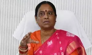 Minister Konda Surekha: కమిటీకి వివరణ ఇచ్చా.. సీఎం రేవంత్ వచ్చాకే మాట్లాడతా: మంత్రి కొండా సురేఖ Minister Konda Surekha: కమిటీకి వివరణ ఇచ్చా.. సీఎం రేవంత్ వచ్చాకే మాట్లాడతా: మంత్రి కొండా సురేఖ