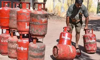 LPG To PNG Scheme: వంట గ్యాస్ సిలిండర్లకు గుడ్ బై చెప్పే టైమ్ వచ్చింది.. కేంద్రం కీలక ప్రకటన