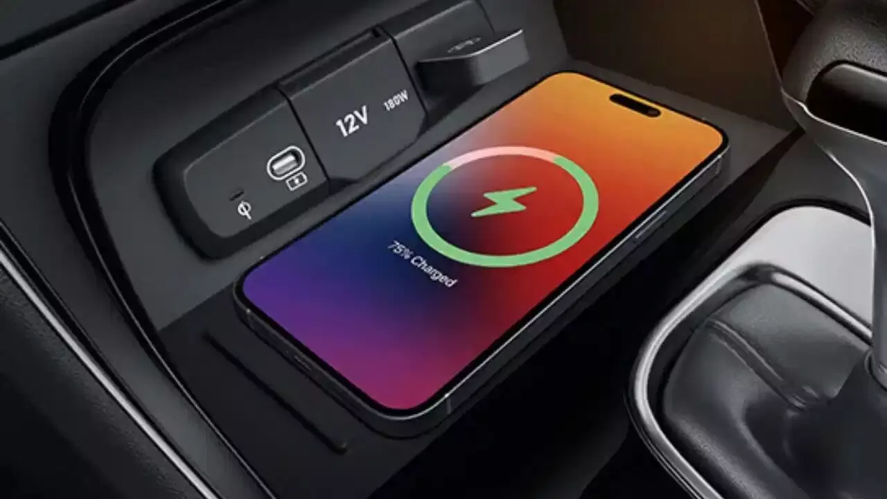 Wireless Charger: ఫోన్ వైర్లెస్ ఛార్జర్పై పెడుతున్నారా?.. ఈ ఒక్క తప్పు చేస్తే మీ మొబైల్ పని గోవిందా Wireless Charger: ఫోన్ వైర్లెస్ ఛార్జర్పై పెడుతున్నారా?.. ఈ ఒక్క తప్పు చేస్తే మీ మొబైల్ పని గోవిందా
