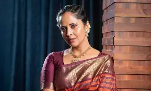Anasuya: భర్త చనిపోతే బొట్టు, గాజులు ఎందుకు తీసేయాలి?: అనసూయ