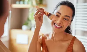 First Time Applying Makeup: మొదటిసారి మేకప్ వేసేవారు ఈ తప్పులు చేయకండి! First Time Applying Makeup: మొదటిసారి మేకప్ వేసేవారు ఈ తప్పులు చేయకండి!