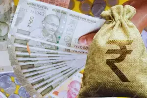 8th Pay Commission: 8వ వేతన సంఘంలో పెరగనున్న కనీస జీతం..7వ పే కమిషన్కు దీనికి ఉన్న 5 తేడాలివే 8th Pay Commission: 8వ వేతన సంఘంలో పెరగనున్న కనీస జీతం..7వ పే కమిషన్కు దీనికి ఉన్న 5 తేడాలివే
